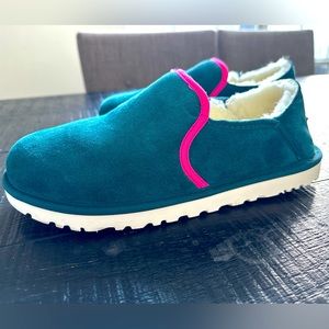 #SOLD# UGG SHOES UNISEX SIZE 11. Warm cozy . Winter season. Casual.